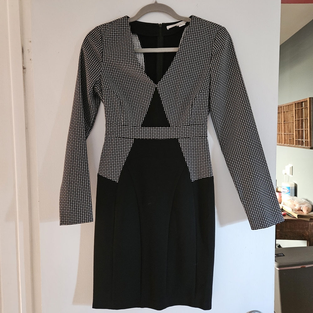 Diane Von Furstenberg Black and White Long Sleeve Dress